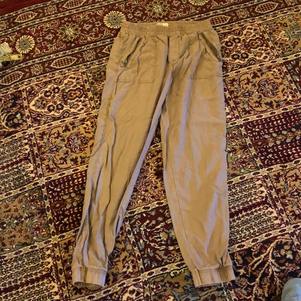 Brand “So” beige cargo joggers (like new)